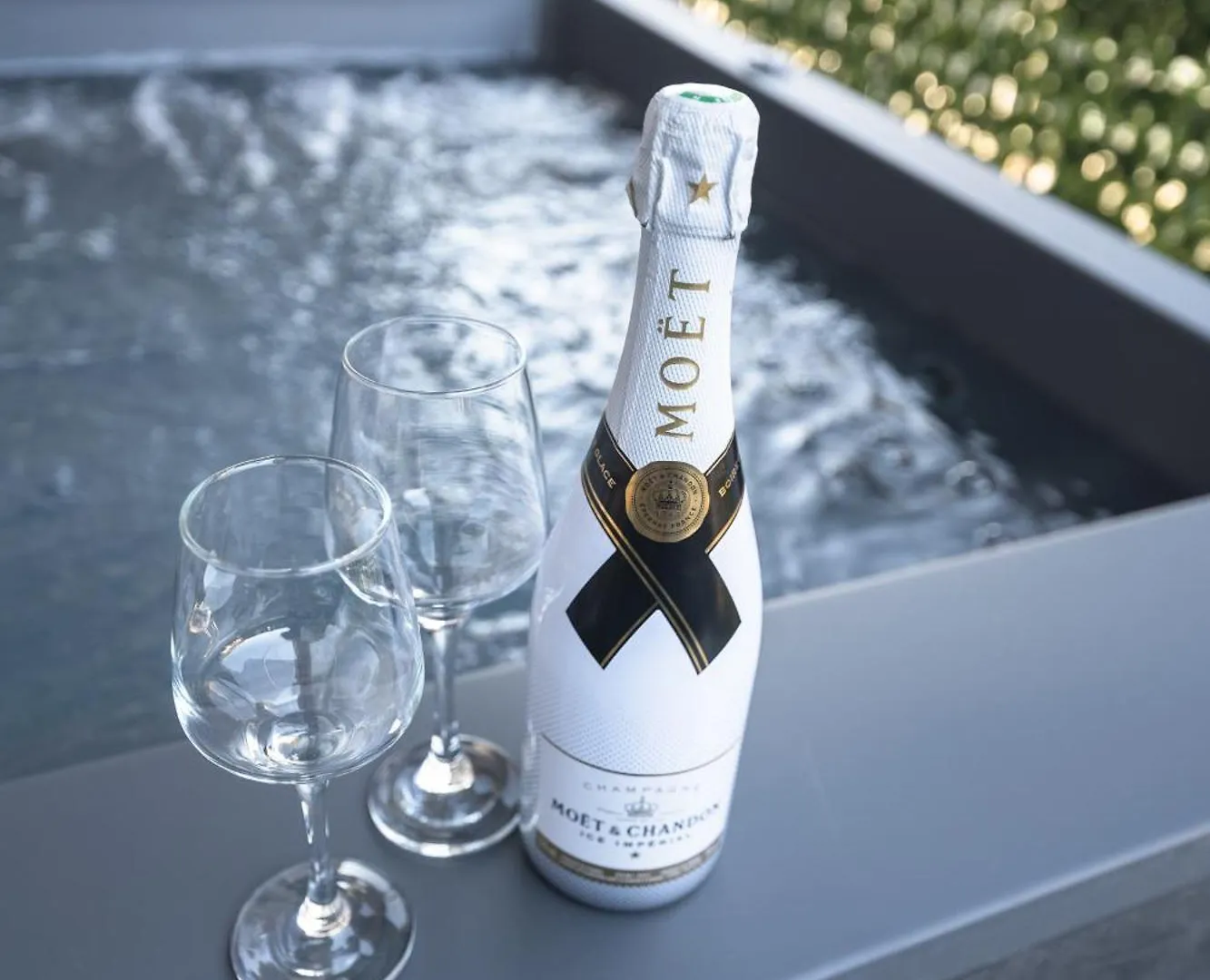 公寓 Aelia Jacuzzi Suite, The Luxury Suites 塞萨洛尼基