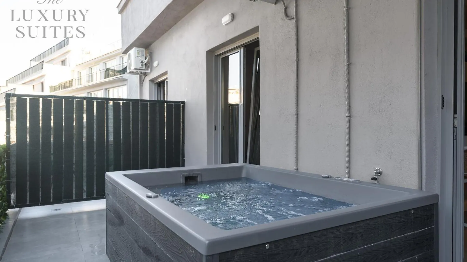 公寓 Aelia Jacuzzi Suite, The Luxury Suites 塞萨洛尼基